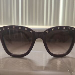 Valentino Burgundy Sunglasses - Stylish Polarized Shades